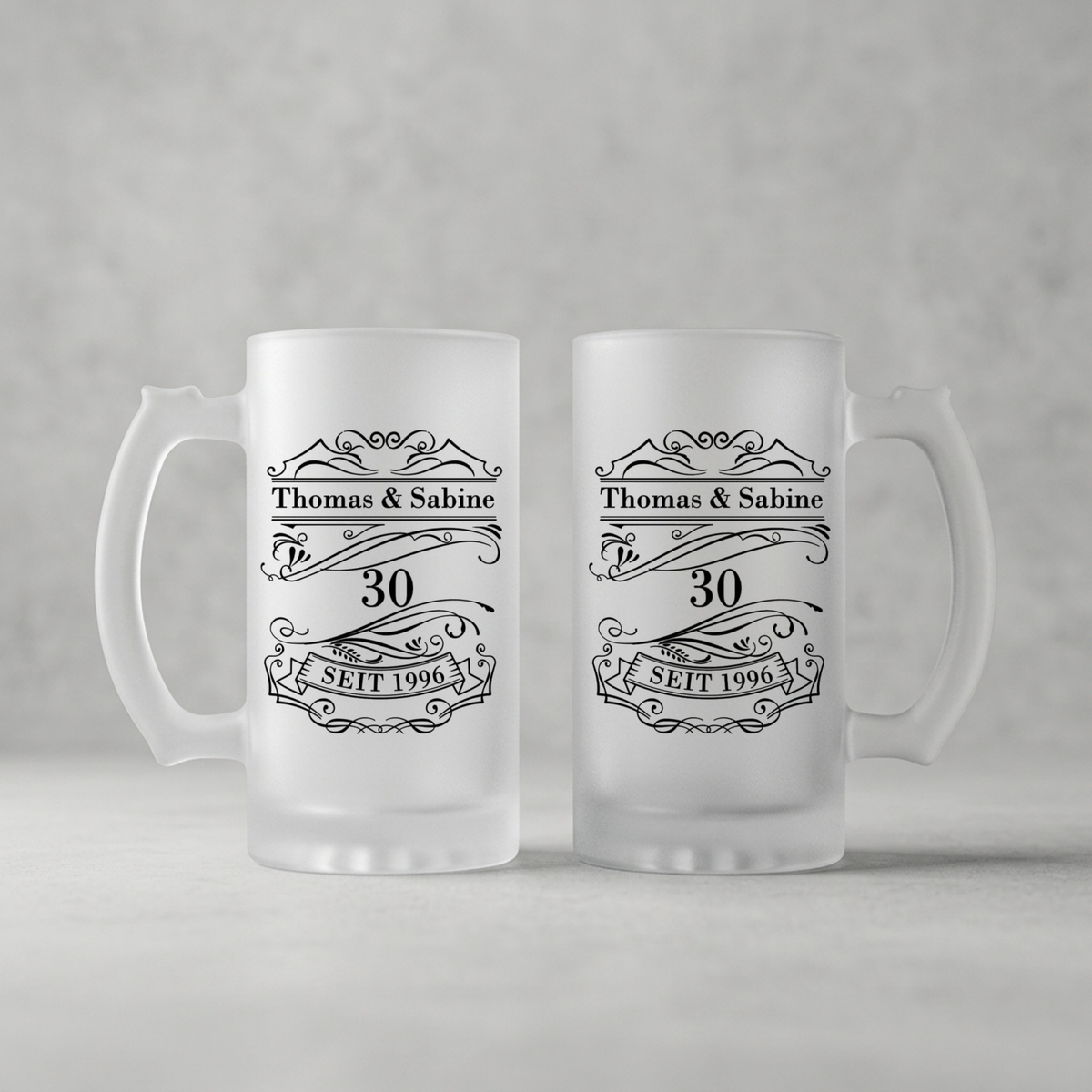 Bierkrug Hochzeitstag personalisiert Jubiläum Geschenk Bierglas mit Namen Datum Jahrestag Vintage Bierseidel satiniert 470ml Geschenkidee